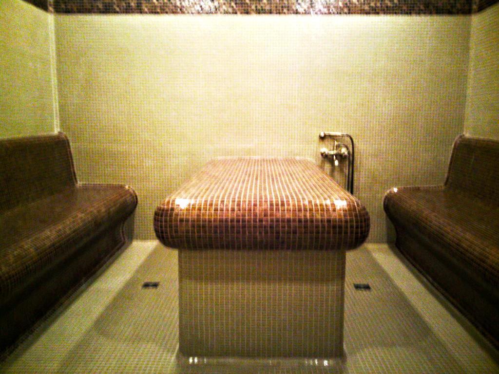 Incanto Family Hotel Sevlievo Esterno foto