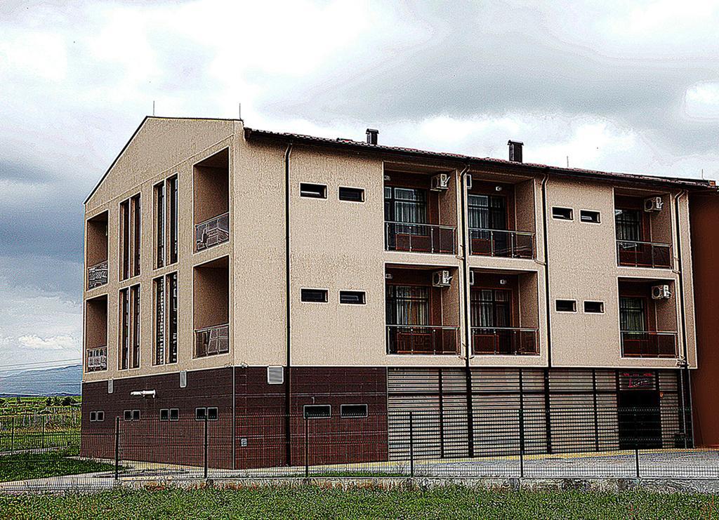 Incanto Family Hotel Sevlievo Esterno foto