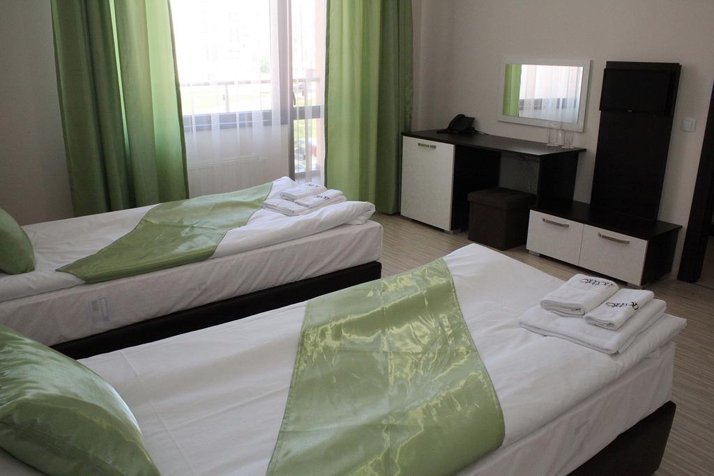 Incanto Family Hotel Sevlievo Esterno foto