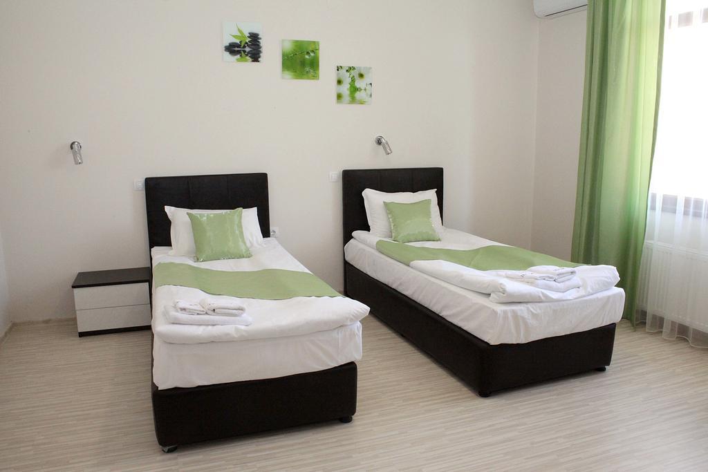 Incanto Family Hotel Sevlievo Esterno foto